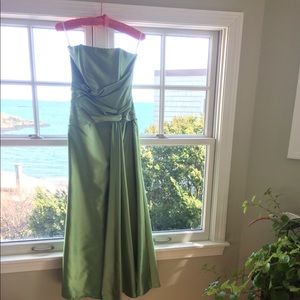 Green Prom Dress/Bridesmaid Dress
